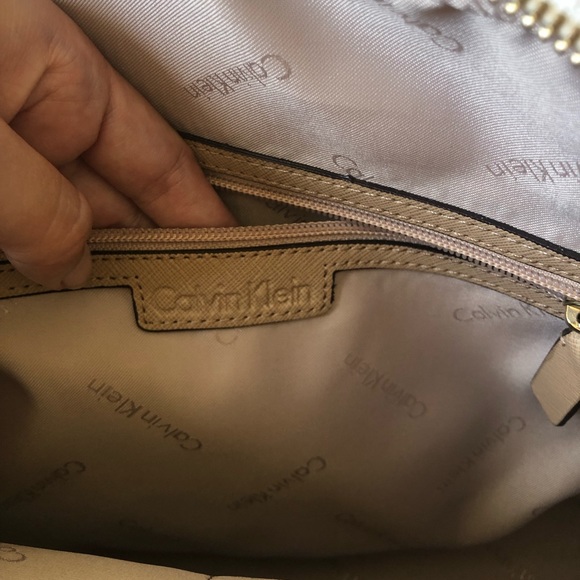 Calvin Klein tan/white purse - Picture 7 of 7